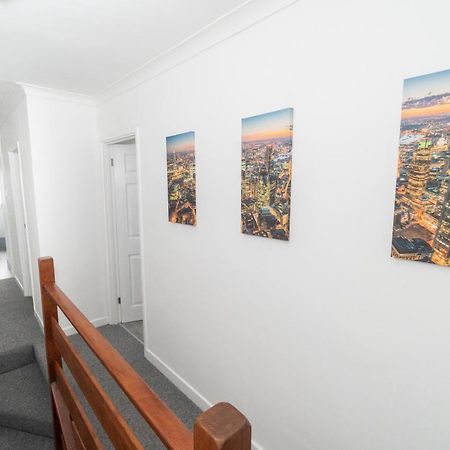 Business Friendly 3Br Home - King Size Beds & Centrally Located スウォンジー エクステリア 写真